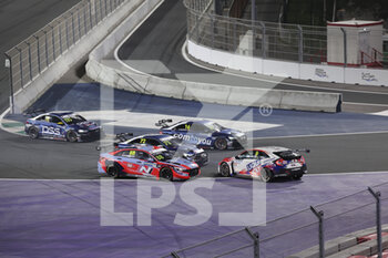 27/11/2022 - 09 TASSI Attila (HUN), LIQUI MOLY Team Engstler, Honda Civic Type R TCR, action 88 CATSBURG Nicky (NLD), BRC Hyundai N Racing Team, Hyundai Elantra N TCR, action 72 GIROLAMI Franco (ARG), COMTOYOU RACING, Audi RS3 LMS TCR, action accident crash during the WTCR - Race of Saudi Arabia 2022, 9th round of the 2022 FIA World Touring Car Cup, on the Jeddah Corniche Circuit from November 25 to 27 in Jeddah, Saudi Arabia - AUTO - WTCR - RACE OF SAUDI ARABIA 2022 - TURISMO E GRAN TURISMO - MOTORI