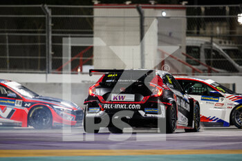 27/11/2022 - 86 GUERRIERI Esteban (ARG), ALL-INKL.COM Münnich Motorsport, Honda Civic Type R TCR, action accident, sortie de piste, crash race 2 during the WTCR - Race of Saudi Arabia 2022, 9th round of the 2022 FIA World Touring Car Cup, on the Jeddah Corniche Circuit from November 25 to 27 in Jeddah, Saudi Arabia - AUTO - WTCR - RACE OF SAUDI ARABIA 2022 - TURISMO E GRAN TURISMO - MOTORI