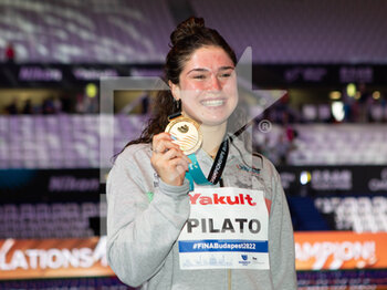 2022-06-20 - Benedetta Pilato of Italy, Gold medal, Women 100 M Breaststroke during the 20 Th FINA World Championships Budapest 2022, Swimming event on June 20, 2022 in Budapest, Hungary - SWIMMING - FINA WORLD CHAMPIONSHIPS BUDAPEST 2022 - SWIMMING - SWIMMING
