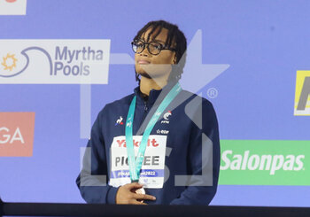 2022-06-22 - Analia Pigree of France, Bronze medal, 50 M Backstroke Women during the 19th FINA World Championships Budapest 2022, Swimming event on June 22 2022 in Budapest, Hungary - SWIMMING - FINA WORLD CHAMPIONSHIPS BUDAPEST 2022 - SWIMMING - SWIMMING