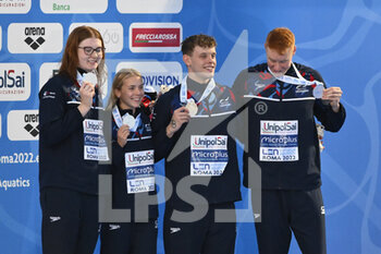 15/08/2022 - DEAN Thomas, RICHARDS Matthew, HOPKIN Anna and ANDERSON Freya (GBR) during the LEN European Swimming Championships finals on 15th August 2022 at the Foro Italico in Rome, Italy. - EUROPEAN ACQUATICS CHAMPIONSHIPS - SWIMMING (DAY5) - NUOTO - NUOTO