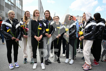 2022-04-04 - The arrival of the Ukrainian national team of synchronized swimming in Savona, where it will prepare the world championships in Budapest June 2022 - LA NAZIONALE UCRAINA DI NUOTO SINCRONIZZATO A SAVONA - SYNCRO - SWIMMING