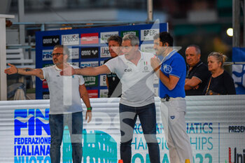 2022-05-28 - Alessandro Bovo (AN Brescia) and The Referee of the match FRAUENFELDER - FINAL 1ST / 2ND PLACE - RACE 3 - PRO RECCO VS AN BRESCIA - SERIE A1 - WATERPOLO