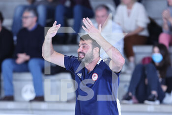 2022-12-11 - head coach Ciric (Olympiacos Piraeus) - SIS ROMA VS OLYMPIACOS PIRAEUS - CHAMPIONS LEAGUE WOMEN - WATERPOLO