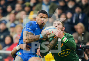 19/11/2022 - Montanna Ioane of Italy and Willie Le Roux of South Africa during the ANS - Autumn Nations Series Italy, rugby match between Italy and South Africa on 19 November 2022 at Luigi Ferrarsi Stadium in Genova, Italy. Photo Nderim Kaceli - ITALY VS SOUTH AFRICA - AUTUMN NATIONS SERIES - RUGBY