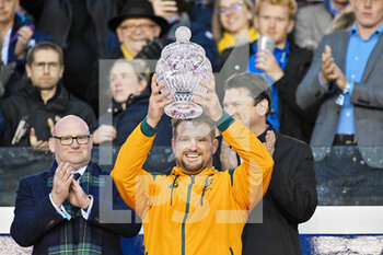 29/10/2022 - Australian captain James Slipper smiles as he lifts the Hopetoun Cup after the 2022 Autumn Nations Series, rugby union test match between Scotland and Australia on October 29, 2022 at BT Murrayfield Stadium in Edinburgh, Scotland - RUGBY - TEST MATCH - SCOTLAND V AUSTRALIA - AUTUMN NATIONS SERIES - RUGBY