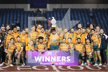 29/10/2022 - Australia, winners of the Hopetoun Cup 2022, with the trophy after the 2022 Autumn Nations Series match between Scotland and Australia at BT Murrayfield Stadium, Edinburgh, Scotland on 29 October 2022. - RUGBY - TEST MATCH - SCOTLAND V AUSTRALIA - AUTUMN NATIONS SERIES - RUGBY