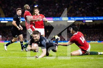 05/11/2022 - Jordie Barrett of New Zealand scores his sides seventh try during the 2022 Autumn Nations Series, rugby union test match between Wales and New Zealand on November 5, 2022 at Principality Stadium in Cardiff, Wales - RUGBY - TEST MATCH - WALES V NEW ZEALAND - AUTUMN NATIONS SERIES - RUGBY