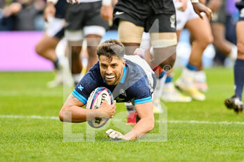 05/11/2022 - Scotland's Adam Hastings scores Scotland’s second try during the 2022 Autumn Nations Series, rugby union test match between Scotland and Fiji on November 5, 2022 at BT Murrayfield Stadium in Edinburgh, Scotland - RUGBY - TEST MATCH - SCOTLAND V FIJI - AUTUMN NATIONS SERIES - RUGBY