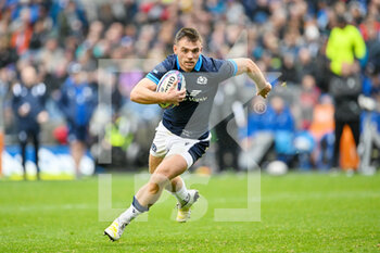 05/11/2022 - Scotland's Ben White breaks away to score a try during the 2022 Autumn Nations Series, rugby union test match between Scotland and Fiji on November 5, 2022 at BT Murrayfield Stadium in Edinburgh, Scotland - RUGBY - TEST MATCH - SCOTLAND V FIJI - AUTUMN NATIONS SERIES - RUGBY