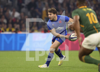 12/11/2022 - Antoine Dupont of France during the 2022 Autumn Nations Series, rugby union test match between France and South Africa (Springboks) on November 12, 2022 at Velodrome stadium in Marseille, France - RUGBY - TEST MATCH - FRANCE V SOUTH AFRICA - AUTUMN NATIONS SERIES - RUGBY