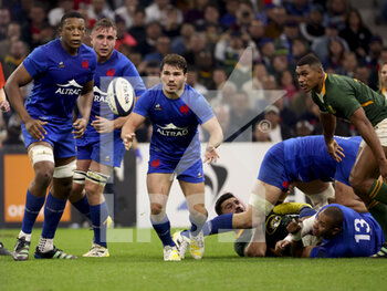 12/11/2022 - Antoine Dupont of France, left Cameron Woki, Anthony Jelonch of France during the 2022 Autumn Nations Series, rugby union test match between France and South Africa (Springboks) on November 12, 2022 at Velodrome stadium in Marseille, France - RUGBY - TEST MATCH - FRANCE V SOUTH AFRICA - AUTUMN NATIONS SERIES - RUGBY