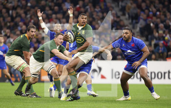 12/11/2022 - Damian Willemse of South Africa, Peato Mauvaka of France during the 2022 Autumn Nations Series, rugby union test match between France and South Africa (Springboks) on November 12, 2022 at Velodrome stadium in Marseille, France - RUGBY - TEST MATCH - FRANCE V SOUTH AFRICA - AUTUMN NATIONS SERIES - RUGBY
