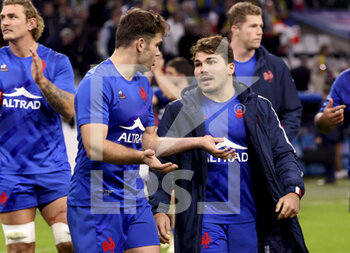 12/11/2022 - Damian Penaud, Antoine Dupont of France celebrate the victory following the 2022 Autumn Nations Series, rugby union test match between France and South Africa (Springboks) on November 12, 2022 at Velodrome stadium in Marseille, France - RUGBY - TEST MATCH - FRANCE V SOUTH AFRICA - AUTUMN NATIONS SERIES - RUGBY