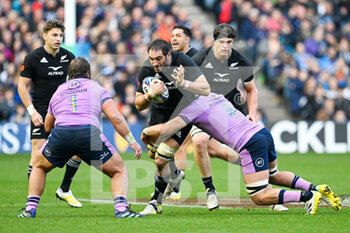 13/11/2022 - New Zealand captain Samuel Whitelock is tackled by Scotland's Matt Fagerson during the 2022 Autumn Nations Series, rugby union test match between Scotland and New Zealand on November 13, 2022 at the BT Murrayfield Stadium in Edinburgh, Scotland - RUGBY - TEST MATCH - SCOTLAND V NEW ZEALAND - AUTUMN NATIONS SERIES - RUGBY