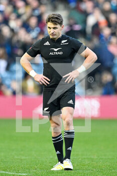 13/11/2022 - New Zealand’s Beauden Barrett during the 2022 Autumn Nations Series, rugby union test match between Scotland and New Zealand on November 13, 2022 at the BT Murrayfield Stadium in Edinburgh, Scotland - RUGBY - TEST MATCH - SCOTLAND V NEW ZEALAND - AUTUMN NATIONS SERIES - RUGBY