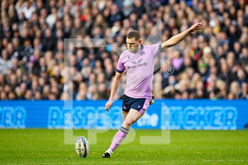 13/11/2022 - Scotland's Finn Russell kicks a penalty during the 2022 Autumn Nations Series, rugby union test match between Scotland and New Zealand on November 13, 2022 at the BT Murrayfield Stadium in Edinburgh, Scotland - RUGBY - TEST MATCH - SCOTLAND V NEW ZEALAND - AUTUMN NATIONS SERIES - RUGBY