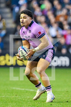 13/11/2022 - Scotland's Sione Tuipulotu during the 2022 Autumn Nations Series, rugby union test match between Scotland and New Zealand on November 13, 2022 at the BT Murrayfield Stadium in Edinburgh, Scotland - RUGBY - TEST MATCH - SCOTLAND V NEW ZEALAND - AUTUMN NATIONS SERIES - RUGBY