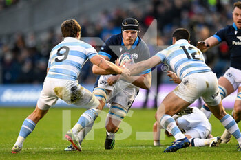 19/11/2022 - Scotland's Jonny Gray and Gonzalo Bertranou, Jeronimo de la Fuente of Argentina during the 2022 Autumn Nations Series, rugby union test match between Scotland and Argentina on November 19, 2022 at BT Murrayfield Stadium in Edinburgh, Scotland - RUGBY - TEST MATCH - SCOTLAND V ARGENTINA - AUTUMN NATIONS SERIES - RUGBY