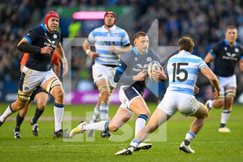 19/11/2022 - Scotland's Finn Russell and Juan Cruz Mallia of Argentina during the 2022 Autumn Nations Series, rugby union test match between Scotland and Argentina on November 19, 2022 at BT Murrayfield Stadium in Edinburgh, Scotland - RUGBY - TEST MATCH - SCOTLAND V ARGENTINA - AUTUMN NATIONS SERIES - RUGBY