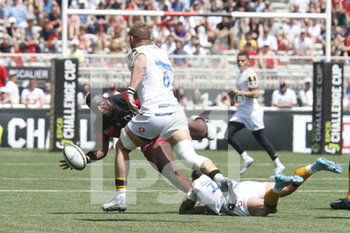 14/05/2022 - Demba BAMBA of Lyon and Brad SHIELDS of Wasps during the EPCR Challenge Cup, Semi Finals rugby union match between LOU Rugby (Lyon) and Wasps on May 14, 2022 at Matmut Stadium Gerland in Lyon, France - LOU RUGBY (LYON) AND WASPS - CHALLENGE CUP - RUGBY
