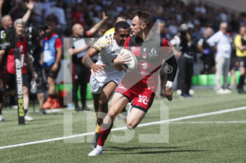 14/05/2022 - Toby ARNOLD of Lyon and Zach KIBIRIGE of Wasps during the EPCR Challenge Cup, Semi Finals rugby union match between LOU Rugby (Lyon) and Wasps on May 14, 2022 at Matmut Stadium Gerland in Lyon, France - LOU RUGBY (LYON) AND WASPS - CHALLENGE CUP - RUGBY