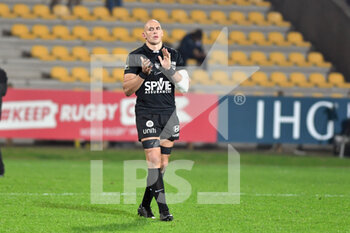 10/12/2022 - sergio parisse of toulon enter the pitch alone and greets the crowd - PARME ZEBRE VS TOULON - CHALLENGE CUP - RUGBY
