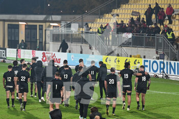 2022-12-10 - toulon greets the fans at the end of the game - PARME ZEBRE VS TOULON - CHALLENGE CUP - RUGBY