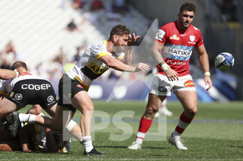 15/05/2022 - Tawera Kerr-Barlow of La Rochelle during the European Rugby Champions Cup, Semi-finals rugby union match between Racing 92 and Stade Rochelais (La Rochelle) on May 15, 2022 at Stade Bollaert-Delelis in Lens, France - RACING 92 AND STADE ROCHELAIS (LA ROCHELLE) - HEINEKEN CHAMPIONS CUP - RUGBY