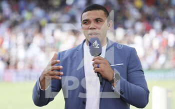 15/05/2022 - Bryan Habana of South Africa comments for Channel 4 the European Rugby Champions Cup, Semi-finals rugby union match between Racing 92 and Stade Rochelais (La Rochelle) on May 15, 2022 at Stade Bollaert-Delelis in Lens, France - RACING 92 AND STADE ROCHELAIS (LA ROCHELLE) - HEINEKEN CHAMPIONS CUP - RUGBY