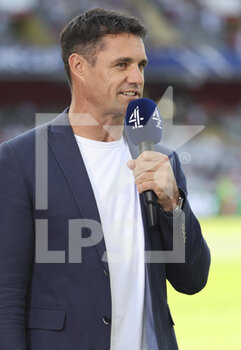 15/05/2022 - Dan Carter is interviewed during the European Rugby Champions Cup, Semi-finals rugby union match between Racing 92 and Stade Rochelais (La Rochelle) on May 15, 2022 at Stade Bollaert-Delelis in Lens, France - RACING 92 AND STADE ROCHELAIS (LA ROCHELLE) - HEINEKEN CHAMPIONS CUP - RUGBY