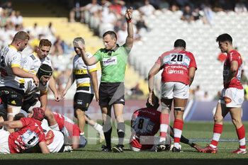 15/05/2022 - Referee Matthew Carley of England during the European Rugby Champions Cup, Semi-finals rugby union match between Racing 92 and Stade Rochelais (La Rochelle) on May 15, 2022 at Stade Bollaert-Delelis in Lens, France - RACING 92 AND STADE ROCHELAIS (LA ROCHELLE) - HEINEKEN CHAMPIONS CUP - RUGBY