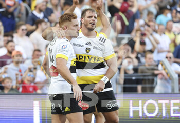 15/05/2022 - Ihaia West, Facundo Bosch of La Rochelle celebrate the victory during the European Rugby Champions Cup, Semi-finals rugby union match between Racing 92 and Stade Rochelais (La Rochelle) on May 15, 2022 at Stade Bollaert-Delelis in Lens, France - RACING 92 AND STADE ROCHELAIS (LA ROCHELLE) - HEINEKEN CHAMPIONS CUP - RUGBY