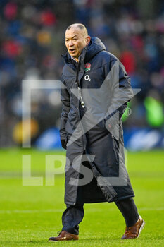 2022-02-05 - England head coach, Eddie Jones during the warm up before the Six Nations 2022 rugby union match between Scotland and England on February 5, 2022 at BT Murrayfield in Edinburgh, Scotland - SIX NATIONS 2022 - SCOTLAND VS ENGLAND - SIX NATIONS - RUGBY
