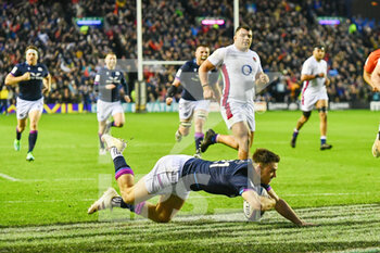 2022-02-05 - Scotland's Ben White scores the opening try during the Six Nations 2022 rugby union match between Scotland and England on February 5, 2022 at BT Murrayfield in Edinburgh, Scotland - SIX NATIONS 2022 - SCOTLAND VS ENGLAND - SIX NATIONS - RUGBY