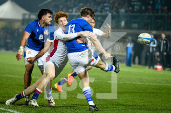 2022-02-11 - Passarella Dewi (Italy) tackled by George Hendy (England) - 2022 SIX NATIONS UNDER 20 - ITALY VS ENGLAND - SIX NATIONS - RUGBY