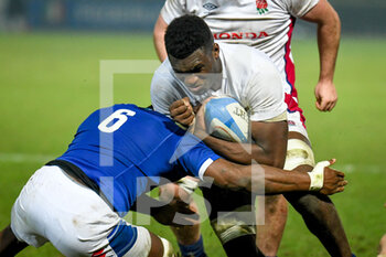 2022-02-11 - Emeka Ilione (England) tackled by Odiase David (Italy) - 2022 SIX NATIONS UNDER 20 - ITALY VS ENGLAND - SIX NATIONS - RUGBY