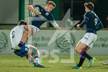 2022-03-11 - Alessandro Garbisi (Italy) tackle - 2022 SIX NATIONS UNDER 20 - ITALY VS SCOTLAND - SIX NATIONS - RUGBY