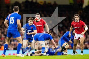 2022-03-11 - Antoine Dupont of France gets the ball away during the Six Nations 2022 rugby union match between Wales and France on March 11, 2022 at Principality Stadium in Cardiff, Wales - SIX NATIONS 2022 - WALES VS FRANCE - SIX NATIONS - RUGBY