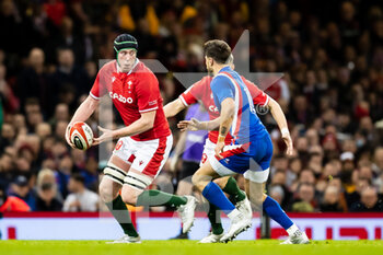 2022-03-11 - Adam Beard of Wales and Romain Ntamack of France during the Six Nations 2022 rugby union match between Wales and France on March 11, 2022 at Principality Stadium in Cardiff, Wales - SIX NATIONS 2022 - WALES VS FRANCE - SIX NATIONS - RUGBY