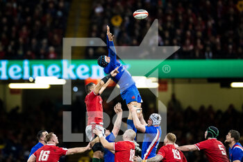 2022-03-11 - Francois Cros of France claims the lineout during the Six Nations 2022 rugby union match between Wales and France on March 11, 2022 at Principality Stadium in Cardiff, Wales - SIX NATIONS 2022 - WALES VS FRANCE - SIX NATIONS - RUGBY