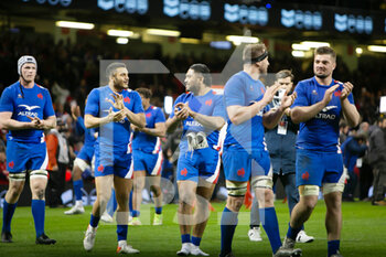 2022-03-11 - France players celebrate after the Six Nations 2022 rugby union match between Wales and France on March 11, 2022 at Principality Stadium in Cardiff, Wales - SIX NATIONS 2022 - WALES VS FRANCE - SIX NATIONS - RUGBY