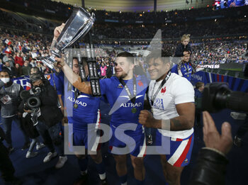 2022-03-20 - Julien Marchand, Jonathan Danty of France celebrate the Grand Slam victory following the Six Nations 2022 rugby union match between France and England on March 19, 2022 at Stade de France in Saint-Denis near Paris, France - SIX NATIONS 2022 - FRANCE VS ENGLAND - SIX NATIONS - RUGBY
