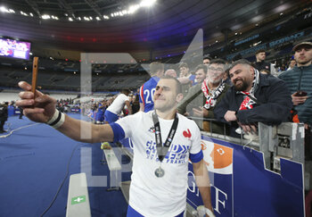 2022-03-20 - Gabin Villiere of France celebrates the Grand Slam victory following the Six Nations 2022 rugby union match between France and England on March 19, 2022 at Stade de France in Saint-Denis near Paris, France - SIX NATIONS 2022 - FRANCE VS ENGLAND - SIX NATIONS - RUGBY