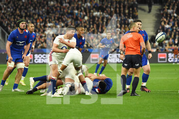 2022-03-20 - Ben Youngs (ENG) passes the ball during the Six Nations 2022 rugby union match between France and England on March 19, 2022 at Stade de France in Saint-Denis, France - SIX NATIONS 2022 - FRANCE VS ENGLAND - SIX NATIONS - RUGBY