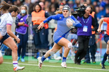 2022-04-10 - France's Melissande Llorens during the Women’s Six Nations 2022, rugby union match between Scotland and France on April 10, 2022 at Scotstoun Stadium in Glasgow, Scotland - WOMEN’S SIX NATIONS 2022 - SCOTLAND VS FRANCE - SIX NATIONS - RUGBY