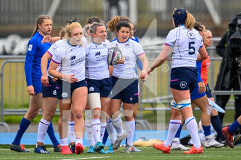 2022-04-10 - Scotland's Chloe Rollie (with ball) is congratulated by her team mates after she scores a try during the Women’s Six Nations 2022, rugby union match between Scotland and France on April 10, 2022 at Scotstoun Stadium in Glasgow, Scotland - WOMEN’S SIX NATIONS 2022 - SCOTLAND VS FRANCE - SIX NATIONS - RUGBY