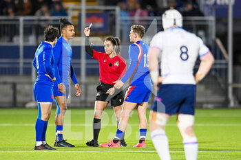 2022-02-25 - Referee Clara Munarini shows a red card to France's Jefferson Joseph during the Under - 20 Six Nations 2022, rugby union match between Scotland and France on February 25, 2022 at the DAM Healthcare Stadium in Edinburgh, Scotland - UNDER - 20 SIX NATIONS 2022 - SCOTLAND VS FRANCE - WORLD CUP - RUGBY