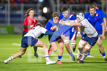 2022-02-25 - France's Emilien Gailleton runs at the Scotland defence during the Under - 20 Six Nations 2022, rugby union match between Scotland and France on February 25, 2022 at the DAM Healthcare Stadium in Edinburgh, Scotland - UNDER - 20 SIX NATIONS 2022 - SCOTLAND VS FRANCE - WORLD CUP - RUGBY