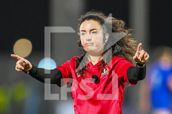 2022-02-25 - Referee Clara Munarini during the Under - 20 Six Nations 2022, rugby union match between Scotland and France on February 25, 2022 at the DAM Healthcare Stadium in Edinburgh, Scotland - UNDER - 20 SIX NATIONS 2022 - SCOTLAND VS FRANCE - WORLD CUP - RUGBY